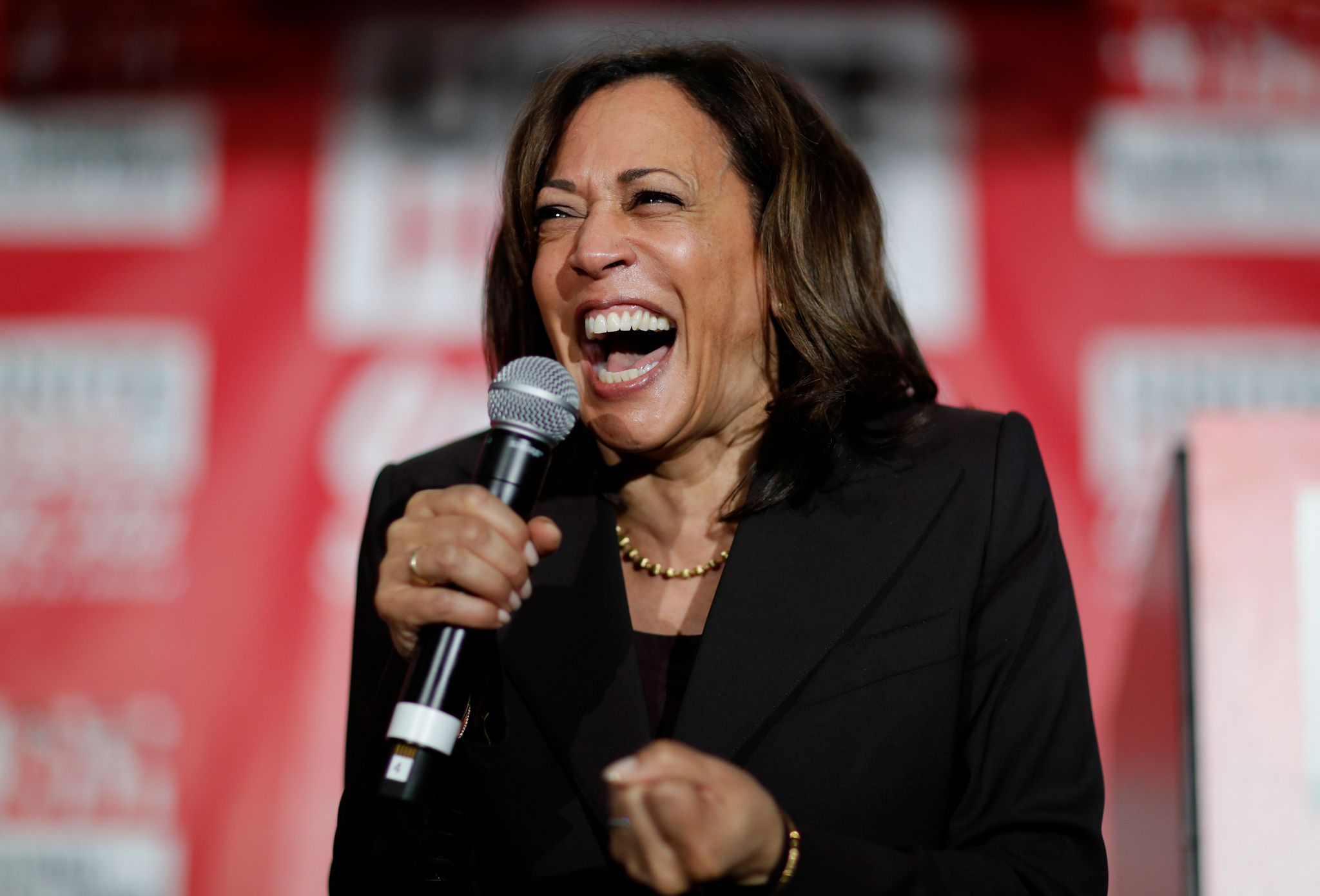 Herzhaftes Lachen ist eine Markenzeichen von Kamala Harris. Foto: John Locher/AP/dpa