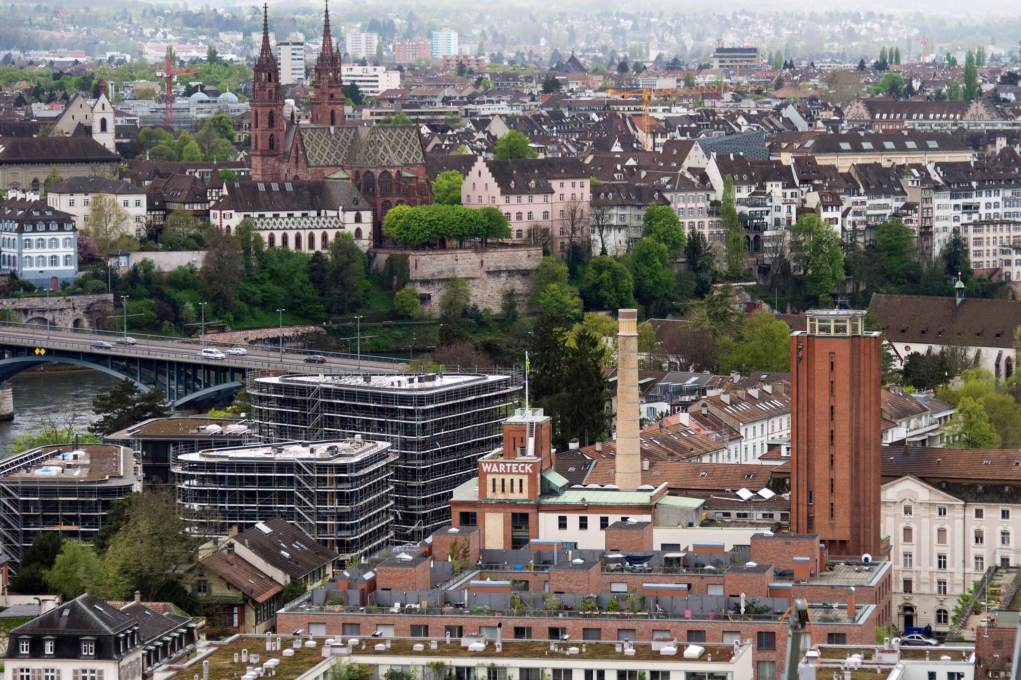 Basel hat im Rennen um die Austragung des ESC 2025 die Nase vor Genf. (Archivbild)  Foto: Georgios Kefalas/Keystone/dpa