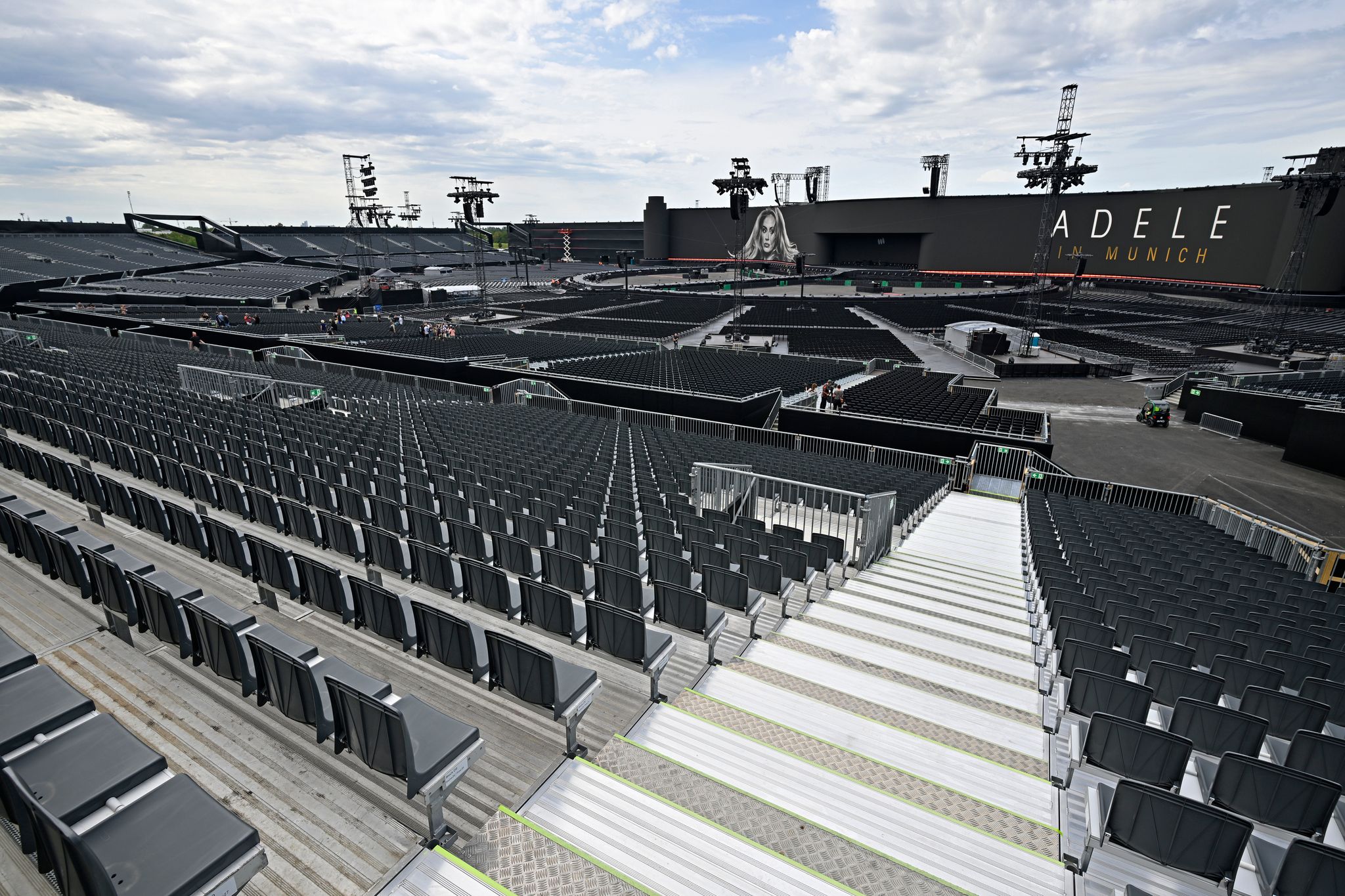 Heute Abend rappelvoll: Die Adele Arena Foto: Uwe Lein/dpa