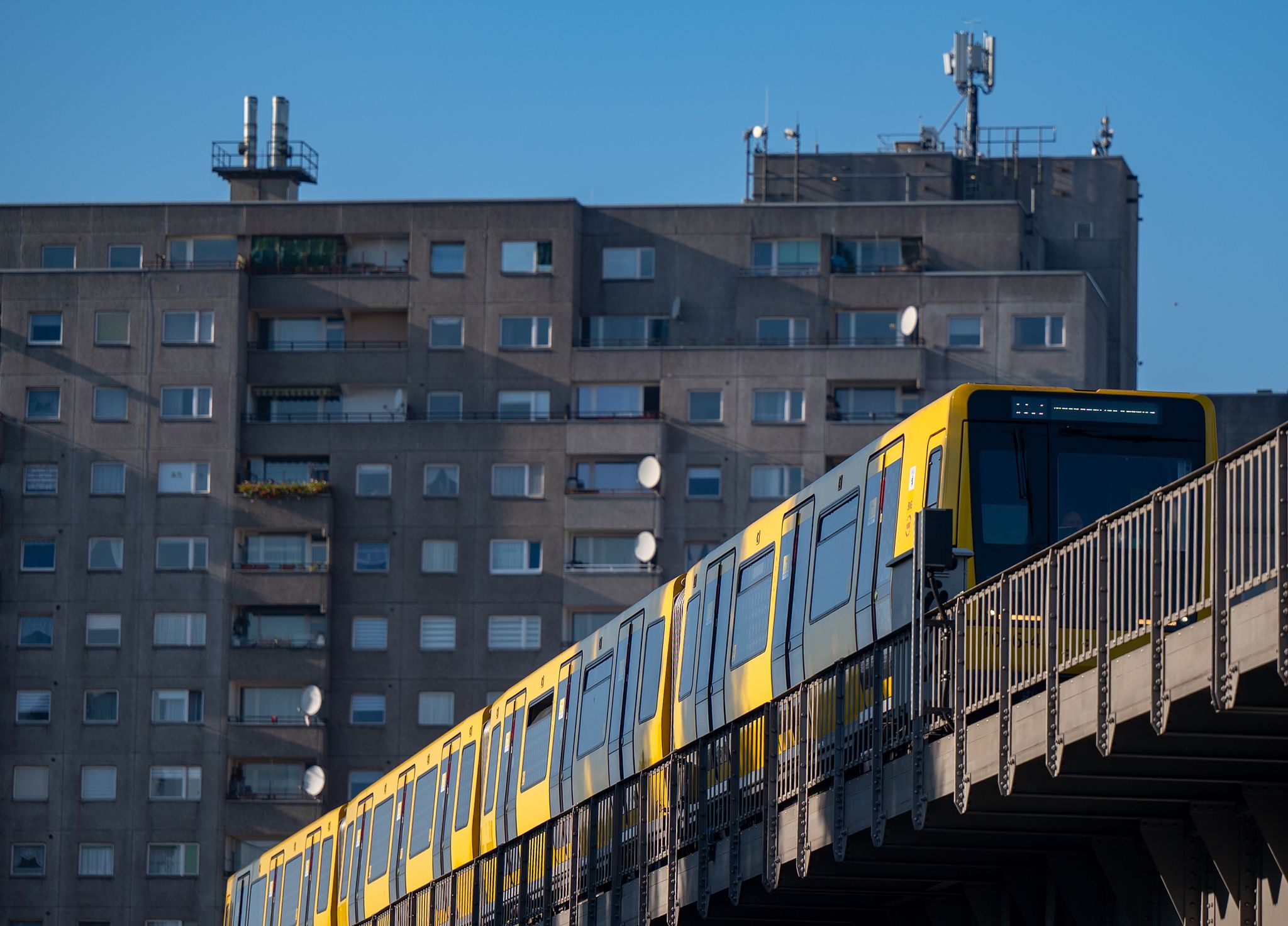 Soll bald wieder verlässlicher fahren: Die Berliner U-Bahn (Archivfoto).  Foto: Monika Skolimowska/dpa-Zentralbild/dpa