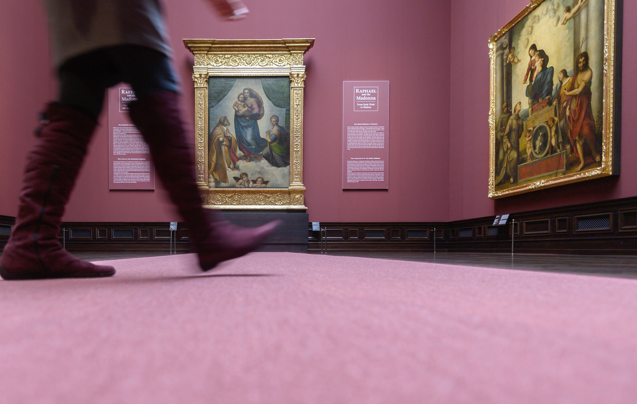 Das Gemälde «Die Sixtinische Madonna» von Raffael in der Gemäldegalerie Alte Meister Dresden Foto: Robert Michael/dpa-Zentralbild/dpa