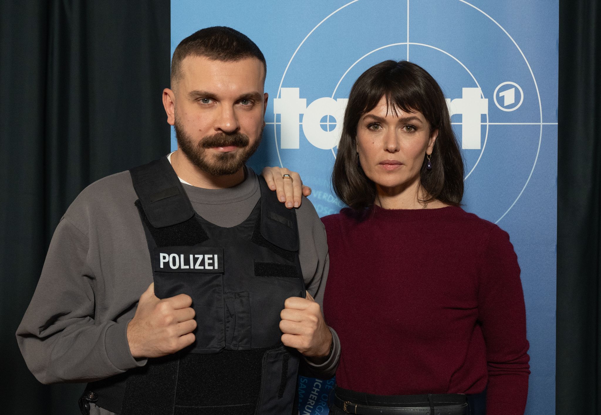 Ermitteln künftig als TV-Polizisten am Main: Die Schauspieler Edin Hasanovic und Melika Foroutan. Foto: Boris Roessler/dpa